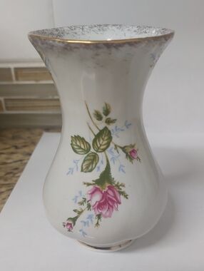 VINTAGE White Porcelain Floral Vase with Pink Rose and Gold Trim
